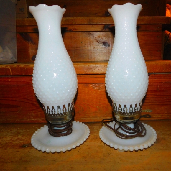 Milk glass lamps - Picture 1 of 2